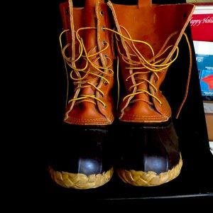 Cabela’s 8” Duck Boots. Size 9. Waterproof and Thinsulate.